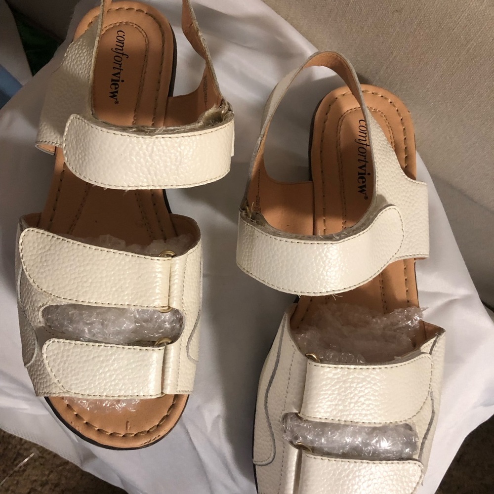 Comfortview White Sandals
